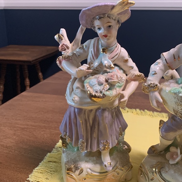 Pair of Vintage Ucagco Statues - Picture 2 of 10
